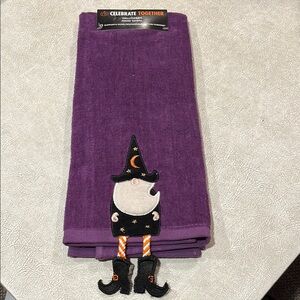 Halloween gnome hand towel brand new
